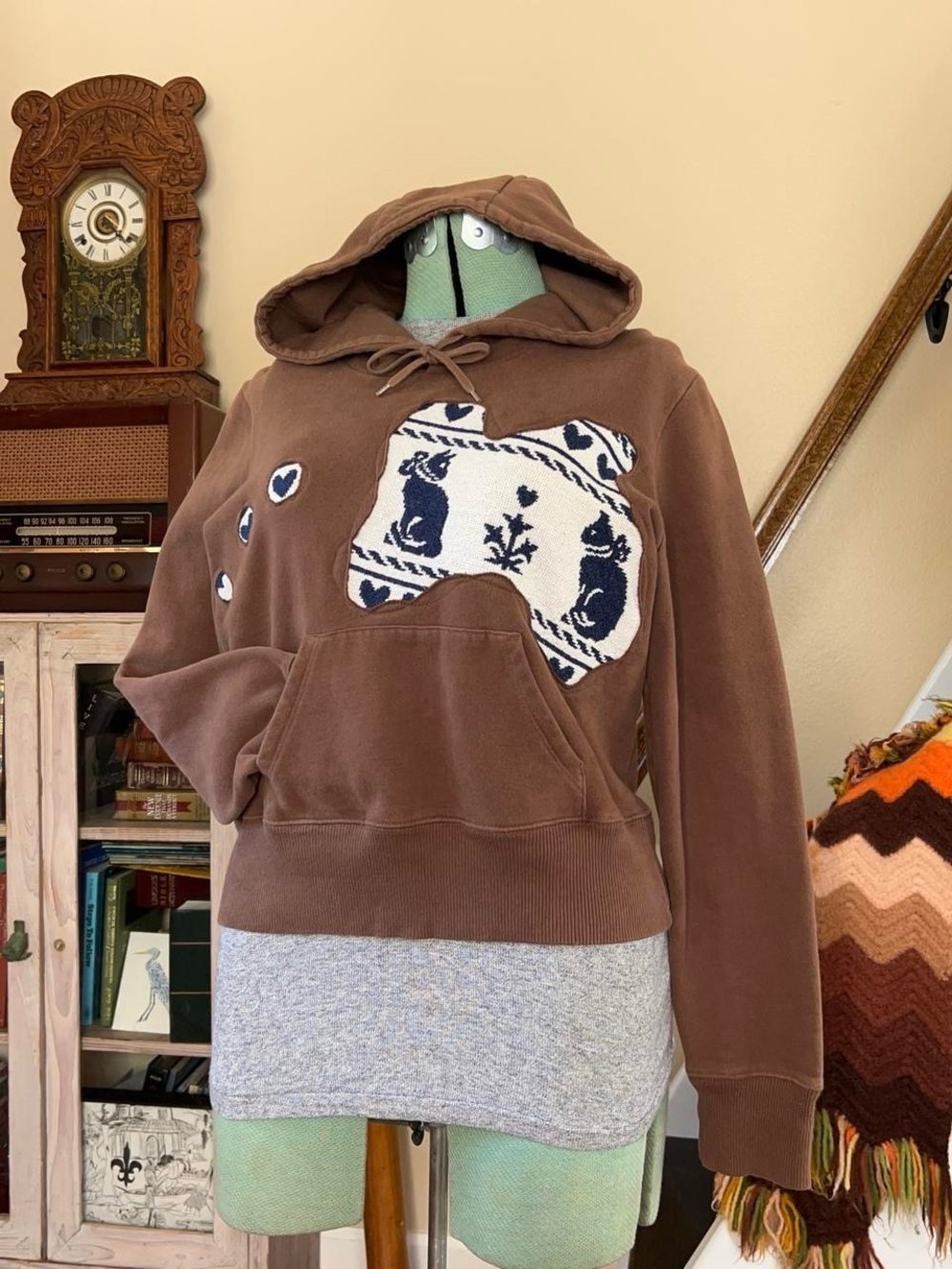 Upcycled Y2K Cat & Hearts Woven Blanket Patchwork Brown Hoodie Cropped XL
